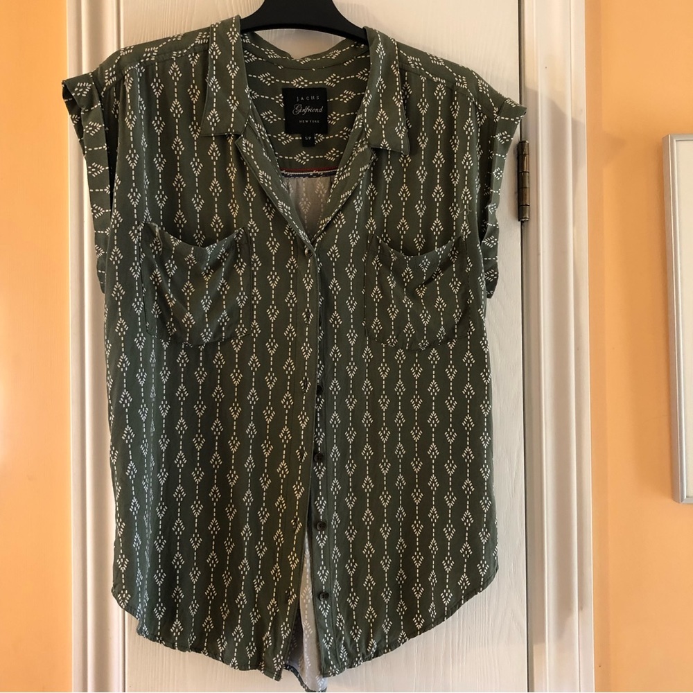 Short sleeve button front dress shirt